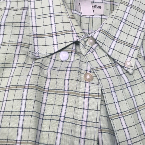 4 button down shirts 4 shirts for $80 - Picture 6 of 8